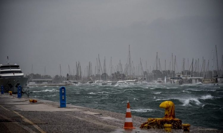 Καιρός: Συνεχίζονται οι βροχές κι οι καταιγίδες – Πέφτει η θερμοκρασία