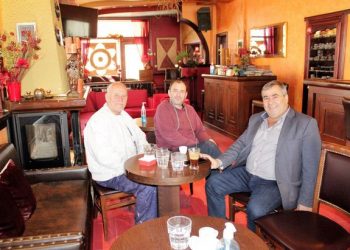 Ο Κώστας Μαράβας αφουγκράζεται τους πολίτες της Ελάτης