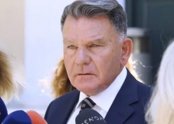 Ο Αλέξης Κούγιας ανέλαβε τις οικογένειες των δύο δίδυμων αδερφών και της ξαδέρφης τους από την Καλαμπάκα