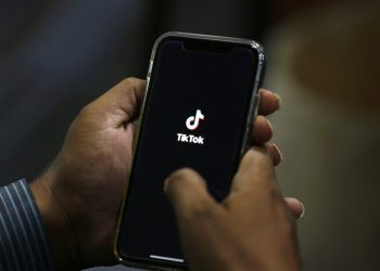 Τik Tok: Μειώνει τον χρόνο παρακολούθησης στους ανήλικους χρήστες