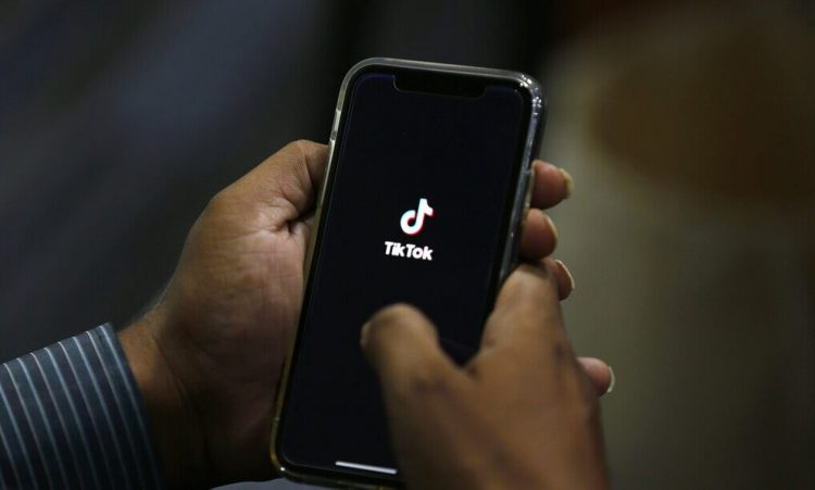 Τik Tok: Μειώνει τον χρόνο παρακολούθησης στους ανήλικους χρήστες