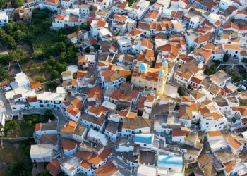 Δρυοπίδα, το υπέροχο Κυκλαδίτικο χωριό της Κύθνου