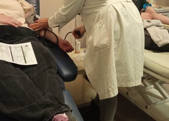 Οι νέοι των Τρικάλων έδωσαν το αίμα τους για τους τραυματίες των Τεμπών