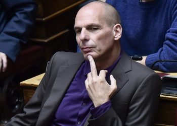 Γιάνης Βαρουφάκης: Το πρώτο μήνυμά του – Τα «ρίχνει σε μπράβους της νύχτας»