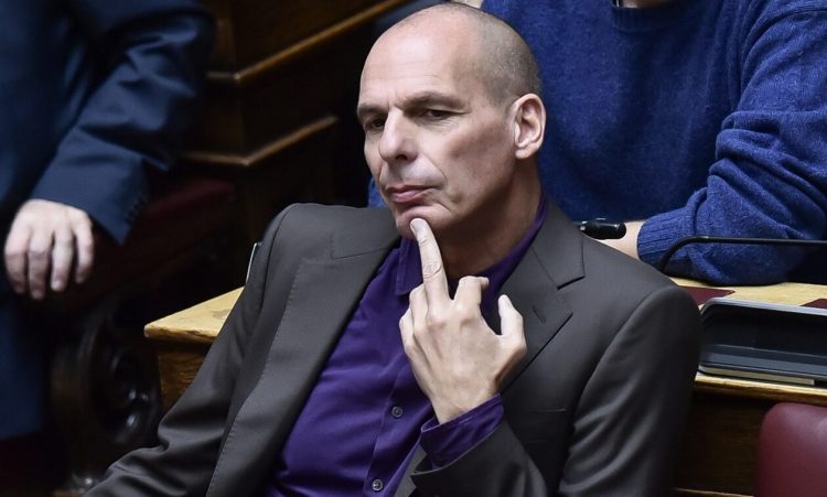 Γιάνης Βαρουφάκης: Το πρώτο μήνυμά του – Τα «ρίχνει σε μπράβους της νύχτας»