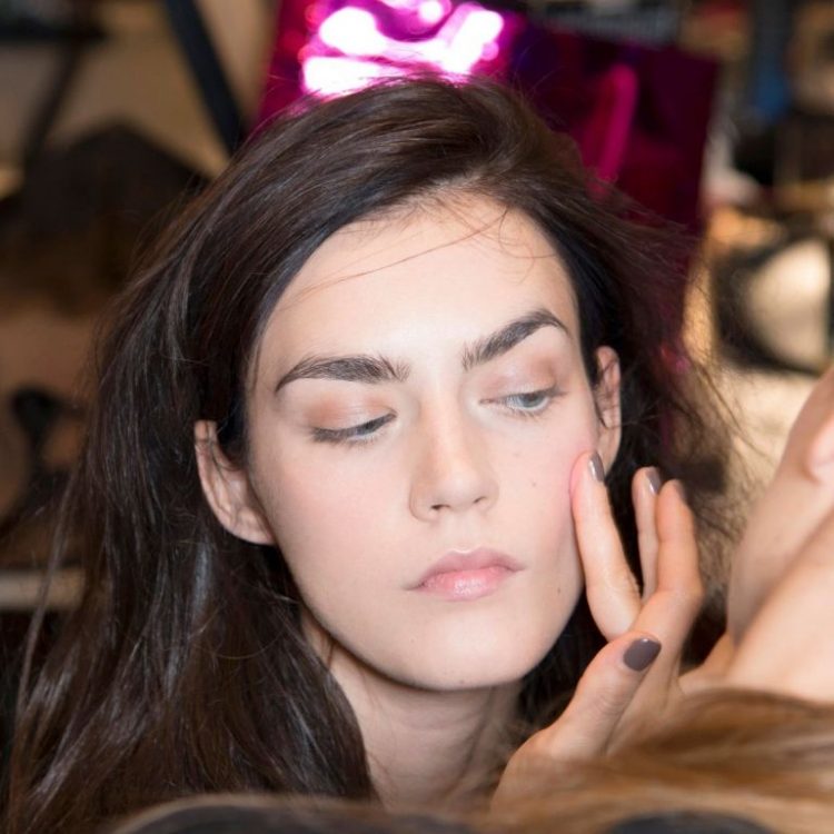 Cream blush: Τα 5 καλύτερα κρεμώδη ρουζ για τα ζυγωματικά, τα μάτια και τα χείλη