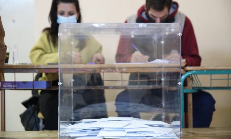 Κατώτατος μισθός: Πότε θα ανακοινωθεί η νέα αύξηση – Τι θα γίνει με τις εκλογές