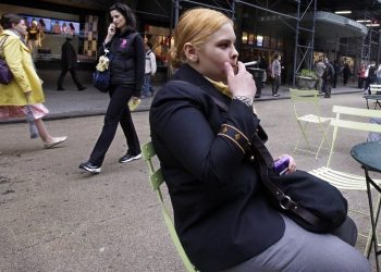 Iταλία: Οργή για το σχέδιο απαγόρευσης καπνίσματος – «Θυμίζετε δικτατορικό καθεστώς»