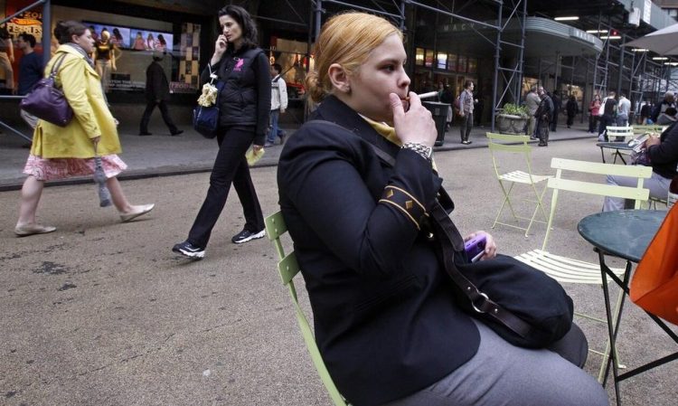 Iταλία: Οργή για το σχέδιο απαγόρευσης καπνίσματος – «Θυμίζετε δικτατορικό καθεστώς»