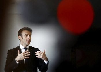 Τέμπη – Μήνυμα Μακρόν: Η σκέψη μου είναι στους οικείους των θυμάτων του τραγικού δυστυχήματος