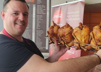 Απολαύστε το πιο καλοψημένο και λαχταριστό κοτόπουλο της πόλης στις Όρνιθες εις την πυράν…
