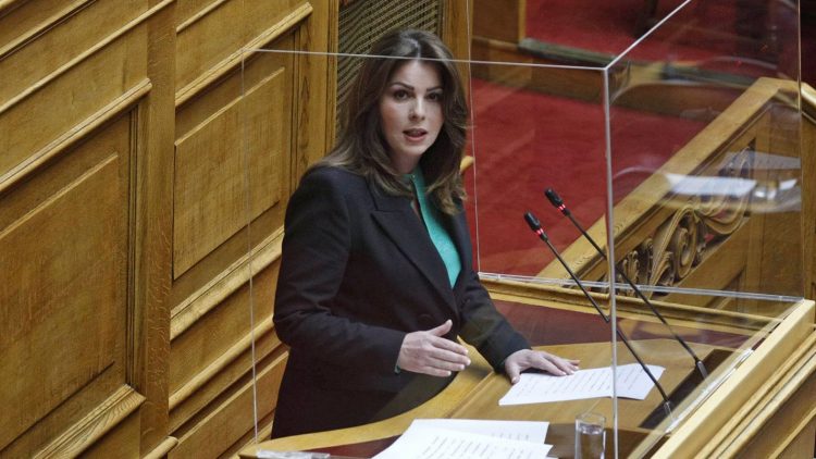 Κατερίνα Παπακώστα: Κανένα παιδί μόνο!