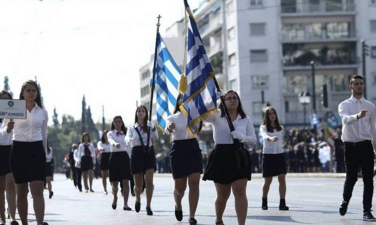 Καιρός: Με ηλιοφάνεια και υψηλές θερμοκρασίες οι παρελάσεις σήμερα – Πού θα βρέξει