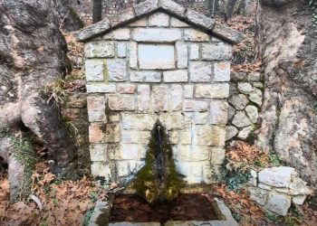Η άγνωστη «Πηγή του Αχιλλέα», λίγο έξω από τη Λαμία – Εκεί όπου ο μυθικός ήρωας «έγινε αθάνατος»