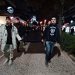 Τρίκαλα: Εκατοντάδες άνθρωποι κάθε ηλικίας στη σιωπηρή διαμαρτυρία για τους νεκρούς των Τεμπών-Σύνθημα «Tα κέρδη τους οι νέκροι μας» (video)