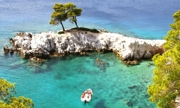 Η Σκόπελος χάρη στο Mamma Mia στην κορυφή των εμβληματικών προορισμών που έγιναν ταινία