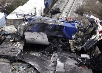 Ξένα ΜΜΕ για την τραγωδία στα Τέμπη: «Θα περάσει χρόνος για να θεραπεύσει η Ελλάδα τις πληγές της»