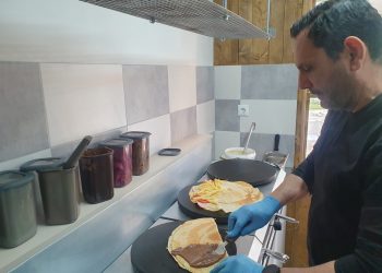 Στο Τσαγαλί και για λαχταριστές κρέπες δια χειρός Λεωνίδα, του κορυφαίου παρασκευαστή στα Τρίκαλα