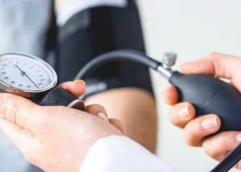 6 Απλές κινήσεις που ρίχνουν την πίεση και μας γλυτώνουν από τα αντιυπερτασικά