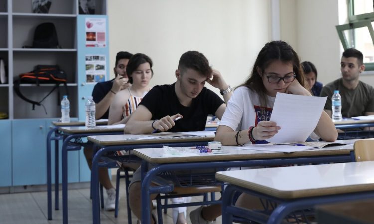 Πανελλήνιες 2023: Πότε ξεκινούν οι εξετάσεις – Πότε κλείνουν τα σχολεία