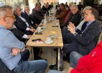 Θερμή υποδοχή του Γιώργου Οικονόμου στα Μ. Καλύβια