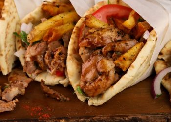 Ζητείται τυλιχτής με μισθό 3.600€
