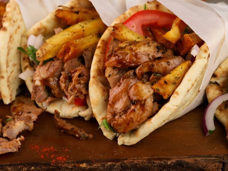 Ζητείται τυλιχτής με μισθό 3.600€
