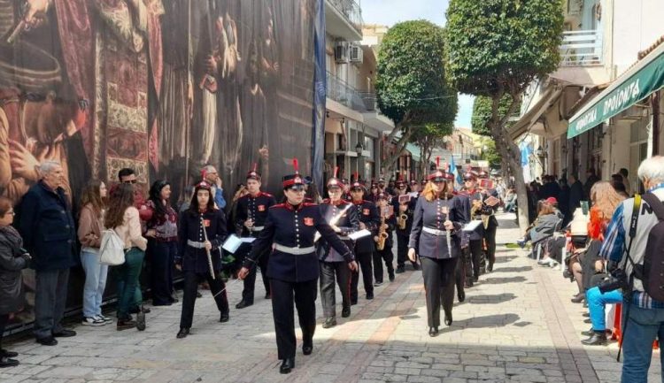 Στις γιορτές εξόδου, στο Μεσολόγγι η Δημοτική Φιλαρμονική Τρικάλων