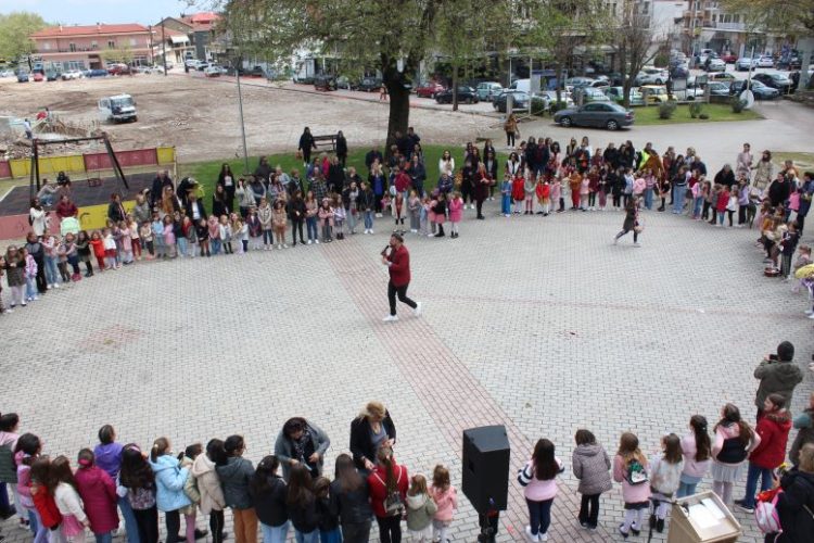 ‘’Λαζαρίνες’’ στην Πύλη με αθρόα συμμετοχή