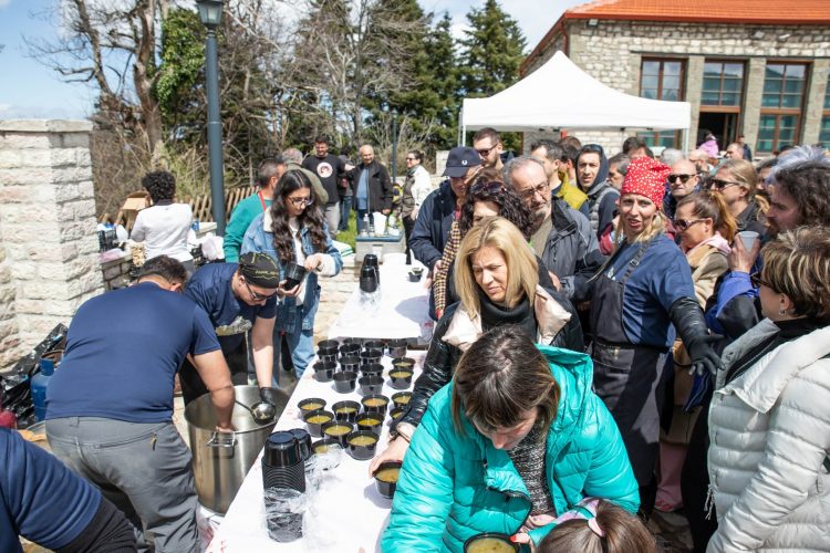 Με τεράστια επιτυχία στέφθηκε η αναβαθμισμένη γιορτή των μανιταριών στη Λίμνη Πλαστήρα