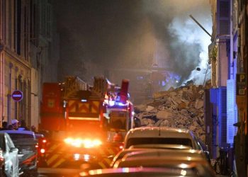 Μασσαλία: Αγωνία για εγκλωβισμένους στα ερείπια – «Θα υπάρξουν θύματα», προειδοποιεί ο δήμαρχος