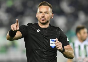Super League: Σφυρίζει ξανά ο «μεθυσμένος» Πολωνός διαιτητής του ΑΕΚ – Άρης