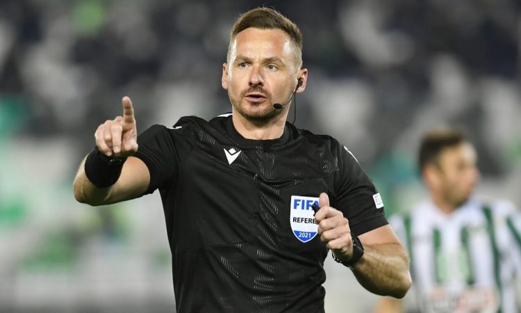 Super League: Σφυρίζει ξανά ο «μεθυσμένος» Πολωνός διαιτητής του ΑΕΚ – Άρης