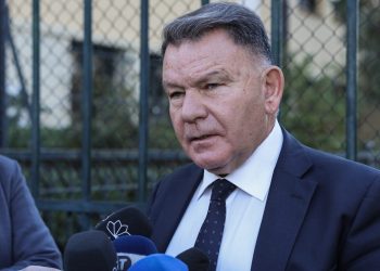 Αλέξης Κούγιας: Έμεινε από λάστιχο – «Είδατε κάποιον να τα σκάει;» ρώτησε τους δημοσιογράφους
