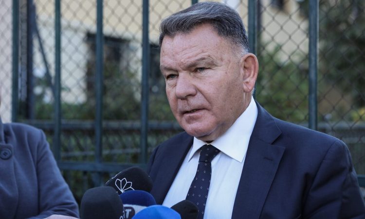 Αλέξης Κούγιας: Έμεινε από λάστιχο – «Είδατε κάποιον να τα σκάει;» ρώτησε τους δημοσιογράφους