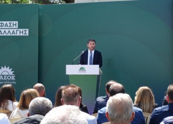 Μεγάλη συγκέντρωση του Νίκου Ανδρουλάκη στα Τρίκαλα (φωτό-βίντεο)