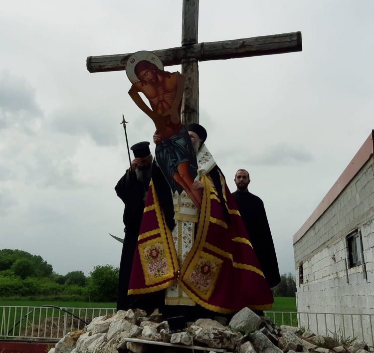 Για πρώτη φορά η ακολουθία της Αποκαθηλώσεως στον Ι.Ν. Ζωοδόχου Πηγής Σαραγίων