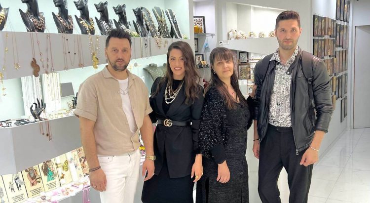 Cross Jewellery made in Trikala… Κομψοτεχνήματα δια χειρός μιας ολόκληρης οικογένειας