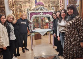 Στα χωριά των Τρικάλων στολίζουν τους επιταφίους όπως παλιά (φωτό)