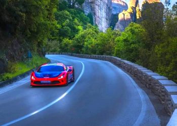 Νέο ρεκόρ Γκίνες στα Μετέωρα από τη Ferrari