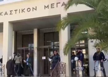 Ιωάννινα: Δύο νέες συλλήψεις για το αιματηρό οπαδικό επεισόδιο – Ένταση έξω από τα Δικαστήρια