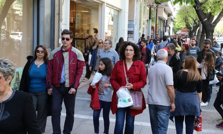 Πασχαλινό ωράριο: Πότε ξεκινά – Ποια Κυριακή είναι ανοιχτά τα μαγαζιά