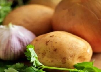 Μην αποθηκεύετε μαζί πατάτες και κρεμμύδια – Δείτε γιατί