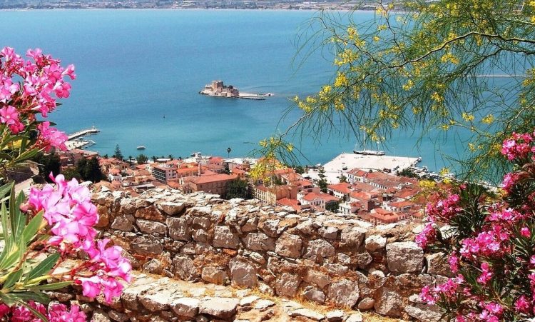 City Break αλά ελληνικά: 5 +1 πόλεις για ένα ανοιξιάτικο Σαββατοκύριακο