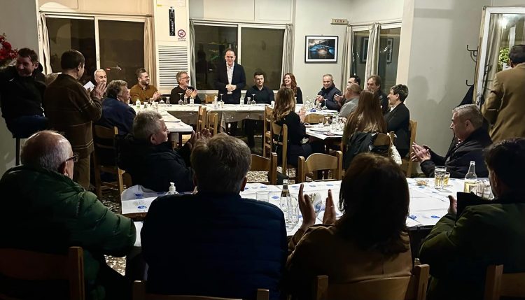 “Οργώνει” τα χωριά ο Γιώργος Οικονόμου-Μεγάλη συγκέντρωση στον Παλαιόπυργο