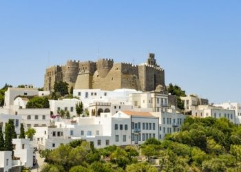 Πάτμος: Κορυφαίο ελληνικό νησί για τη μυστηριακή του ατμόσφαιρα σύμφωνα το Conde Nast Traveller