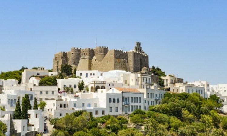 Πάτμος: Κορυφαίο ελληνικό νησί για τη μυστηριακή του ατμόσφαιρα σύμφωνα το Conde Nast Traveller