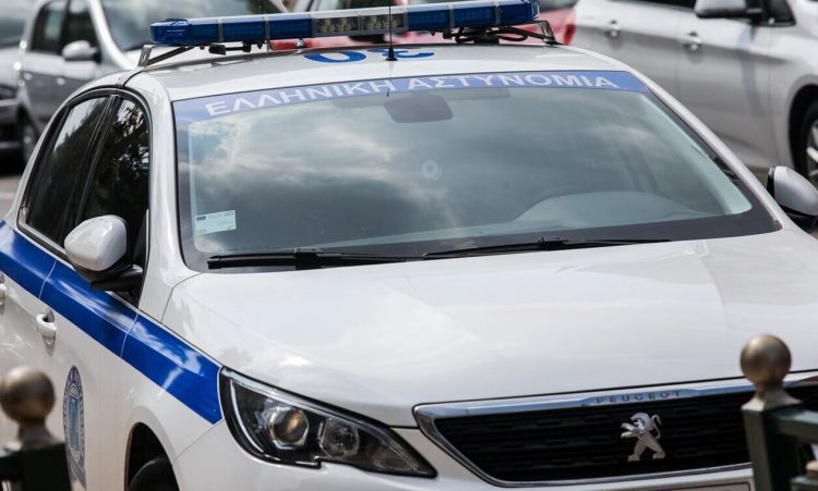 Χανιά: Επέστρεψαν στο δωμάτιο από διασκέδαση και βρήκαν στο μπαλκόνι μεθυσμένο τουρίστα