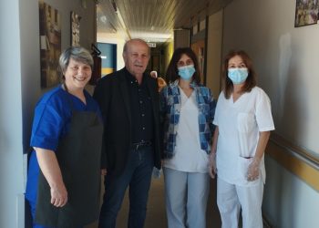 Ο Χρήστος Σιμορέλης στο Θεραπευτήριο Χρονίων Παθήσεων