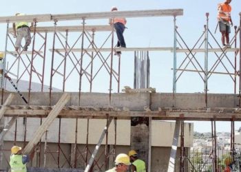Σοβαρό εργατικό ατύχημα στη Λάρισα: 54χρονος έπεσε από τον 4ο όροφο – Νοσηλεύεται με βαριά κατάγματα